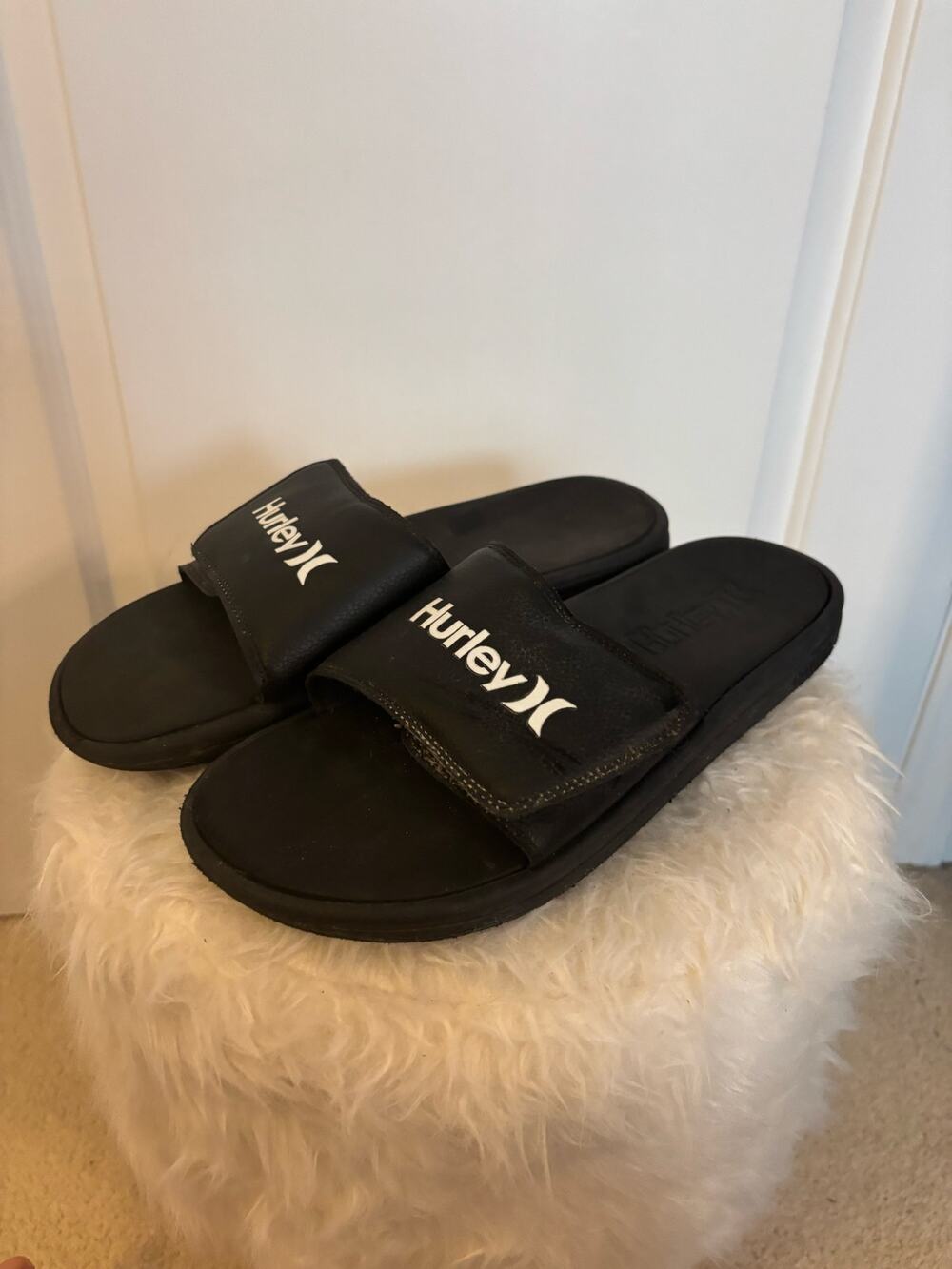 Black hurley One and Only Velcro Slide Sandal size men’s 9/womens 10.5